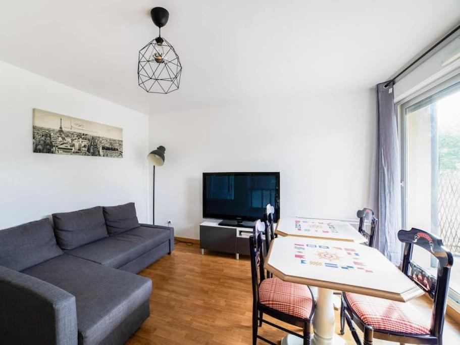 Les Paves De Prague - Appartement Pour 4 A 10 Minutes De Disneyland Paris Montévrain Exterior foto